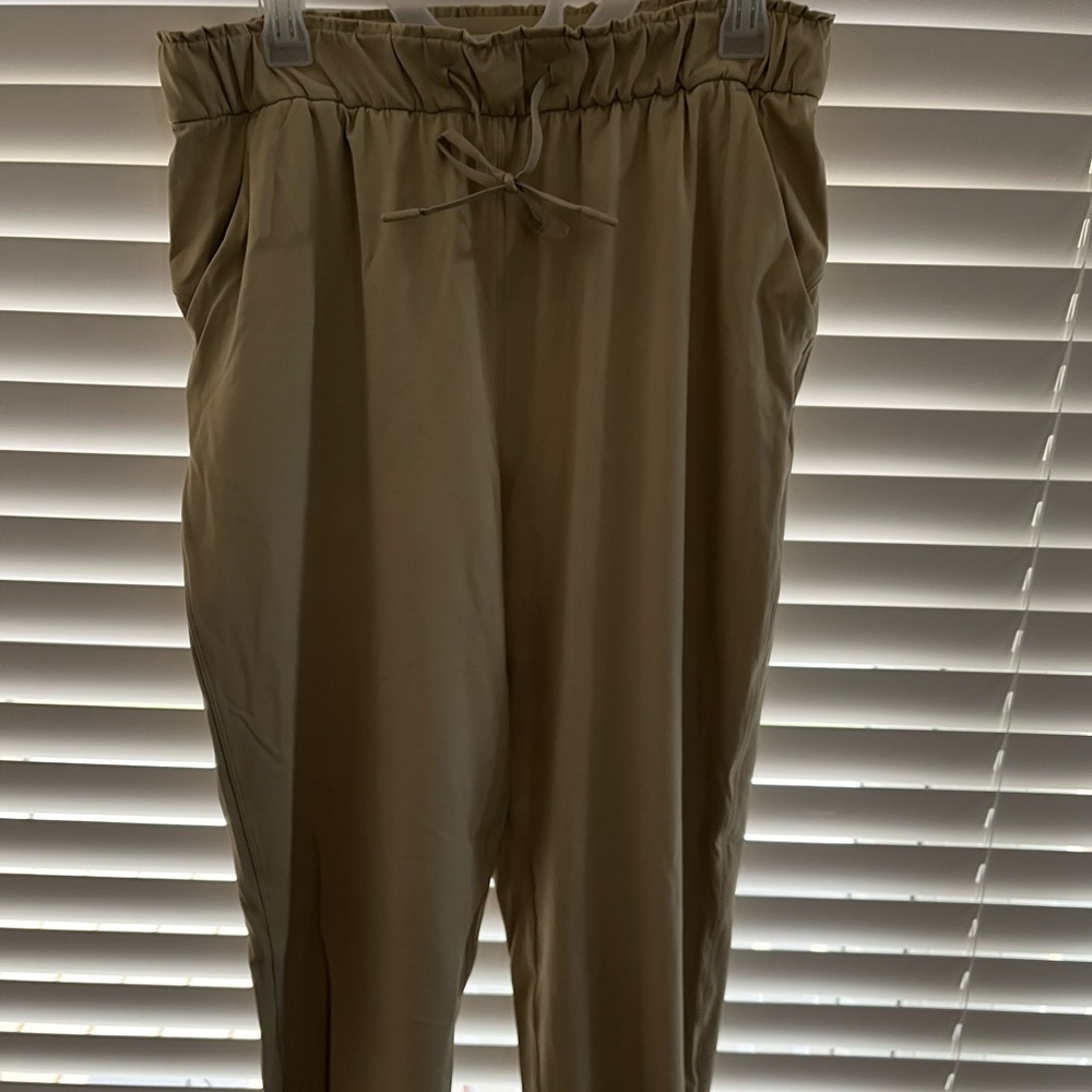 Lulu lemon "stretch high rise" jogger. Size 10.